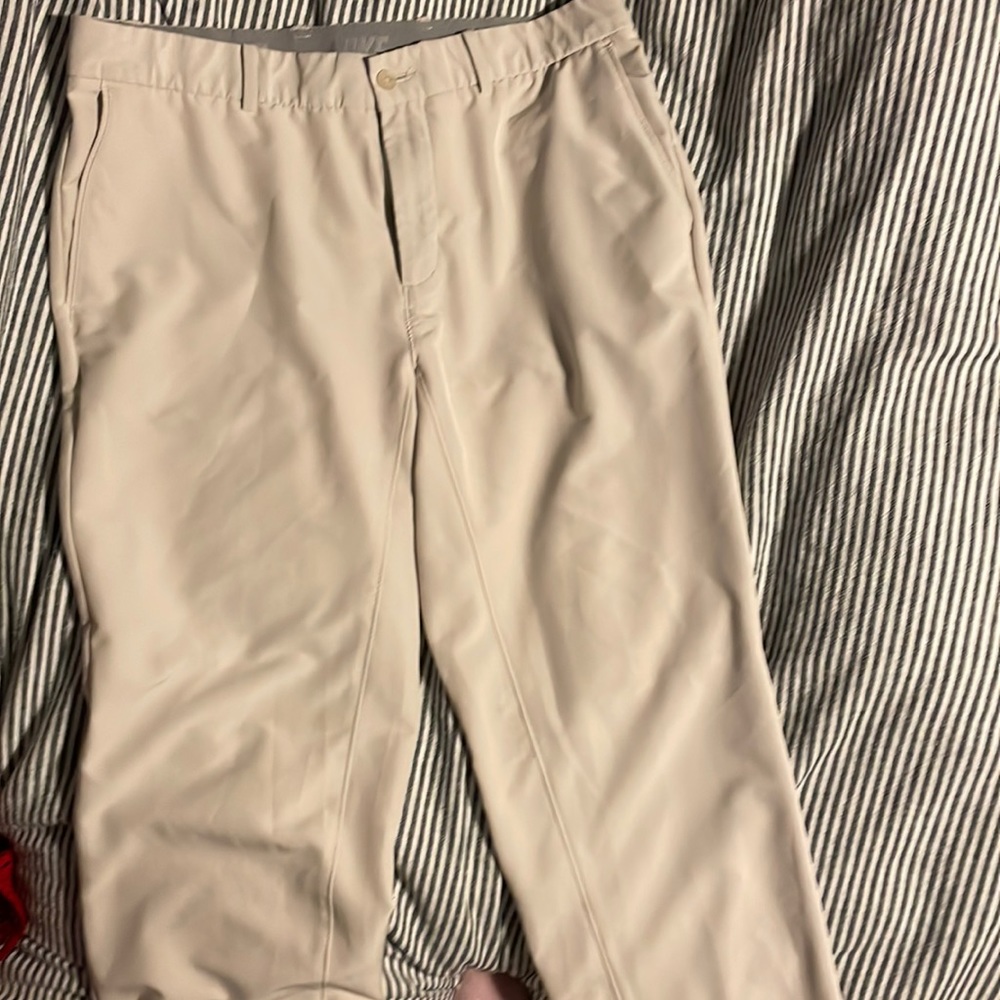 Men’s Nike dri-fit golf pants